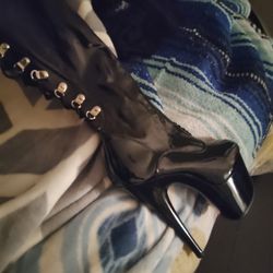 Size 7,1/2 Sexy Boots