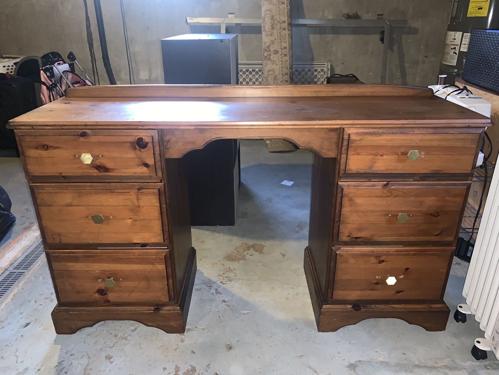 Desk/Dresser