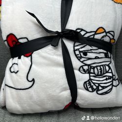Hello Kitty Mummy Blanket Twin 