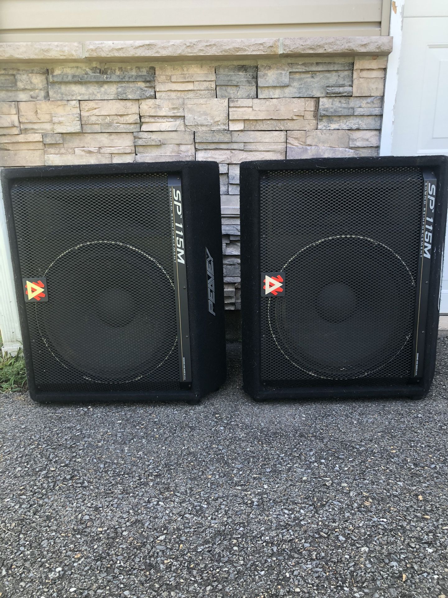 Pair Of Peavey Sp 115m Speakers for Sale in Lehightn Bor0, PA