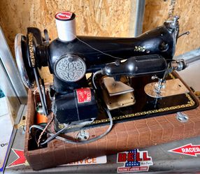 Vintage  Dayton Electric Universal Portable Electric Sewing Machine