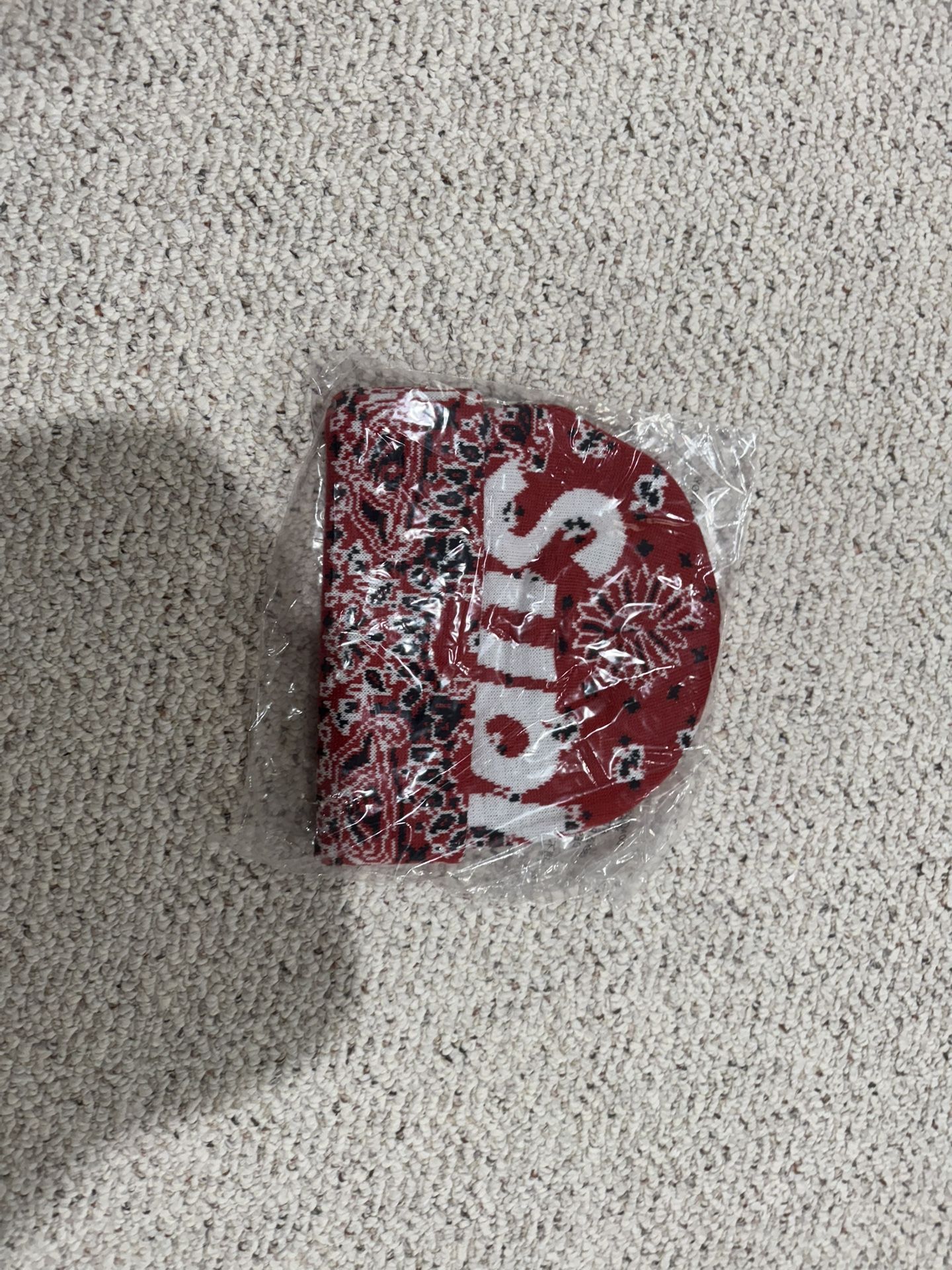 Supreme Big Logo Beanie Red Bandana FW24 OS One Size Paisley Print Red Brand New