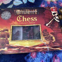 Pirates Of The Caribbeans Chess Set