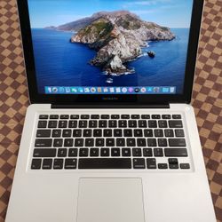 2010 13.3"inch Intel Core 2 MacBook Pro Laptop, 6GB RAM, 160GB HDD. macOS Catalina Installed.