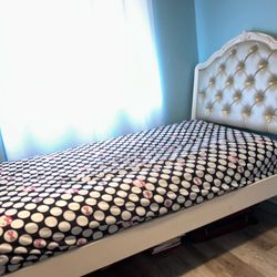 Disney princess style bed great condition $100