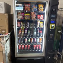 Combo Vending Machine With A Card Reader