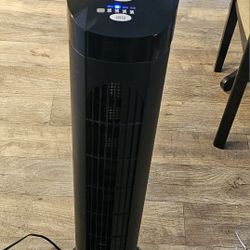 Oscillating Tower Fan Black Works Great No Remote