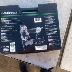 Tool Pneumatic Stapler Gun 1/4@ Clrown