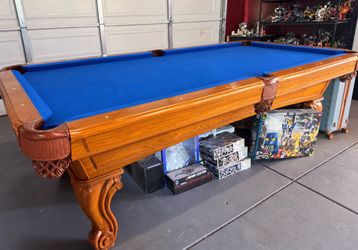 Beautiful Wood Pool Table with Accessories