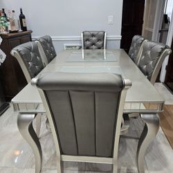 Modern Dining Table 