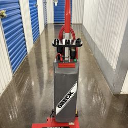 commercial vacuum cleaner