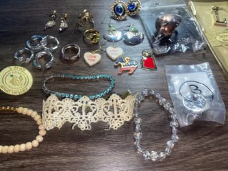 Miscellaneous Jewlery and items  $10 for All first come first serve 43rd ave and Bethany home Pickup only