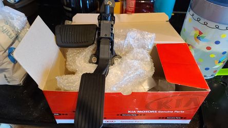 2020 kia soul factory gas pedal and rubber break pad new
