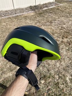 Brand new GIRO ZONE Men’s L ski board helmet