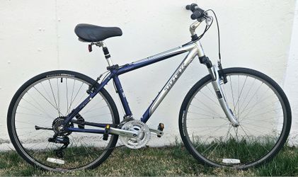 Trek 7100 Hybrid – 17.5" (Medium) – Ready to Ride!