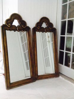 Two dark golden mirrors (49"ㄨ26'')