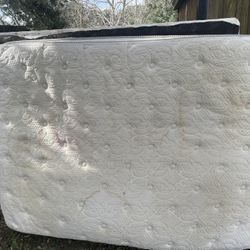 Queen Mattress Set