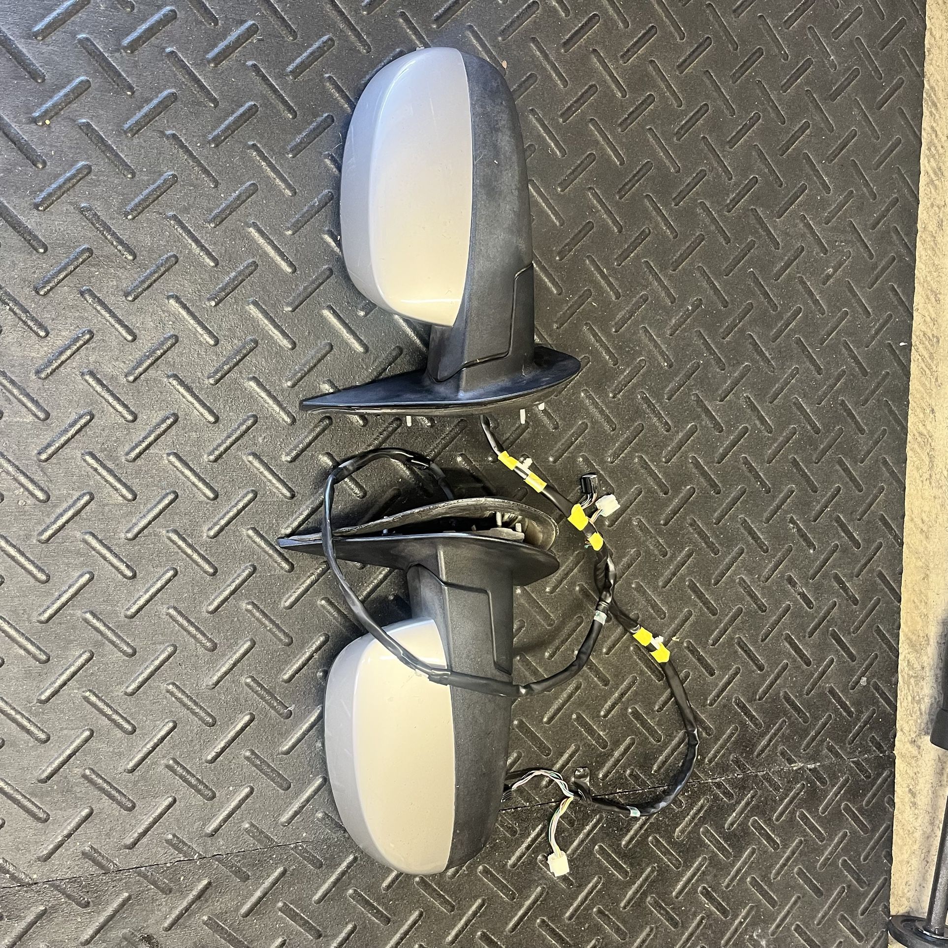 2009 Chevrolet Silverado Mirrors
