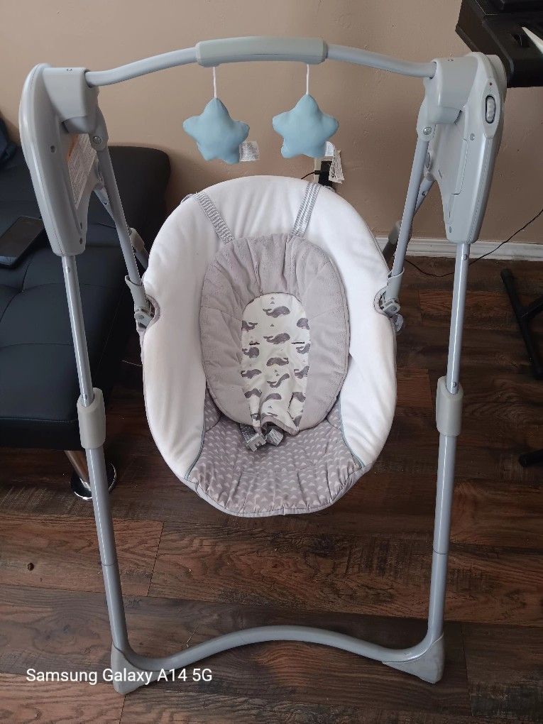 Graco Slim Spaces White Gray
