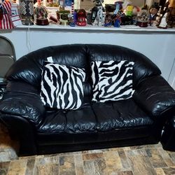 Leather Loveseat & Recliner 