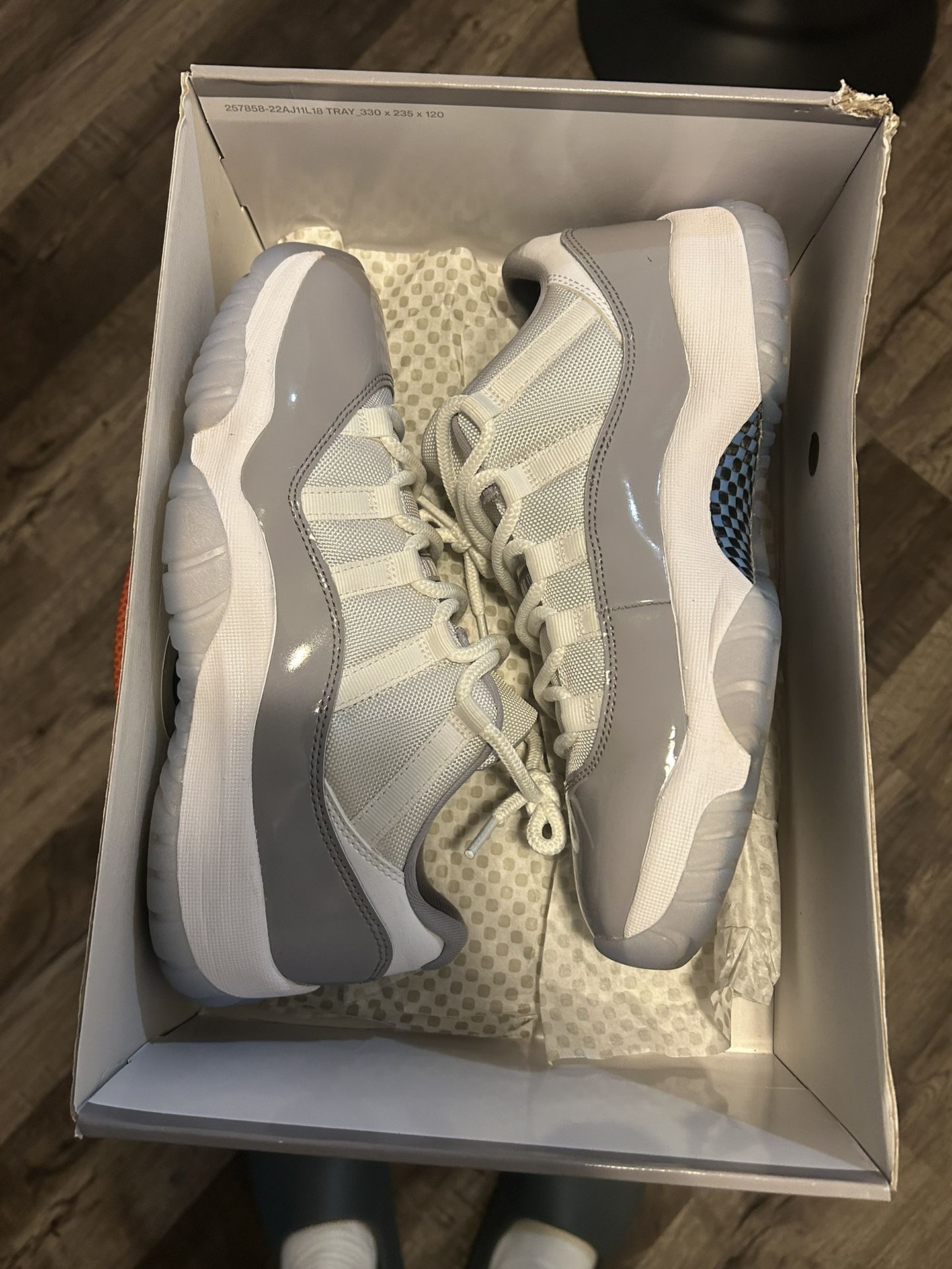 Jordan 11 Low Grey Cement