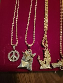 5Pc chain and charm