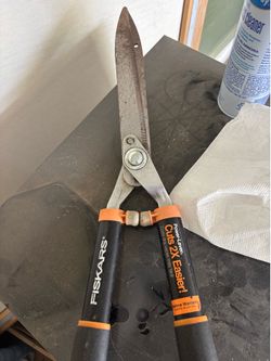 Fiskars power-lever shears