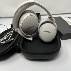 Bose QuietComfort 45 Wireless Bluetooth Noise Cancelling Headphones (Lot 2)