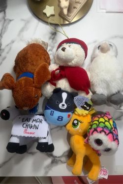 Bundle of 7 small stuffed animal
