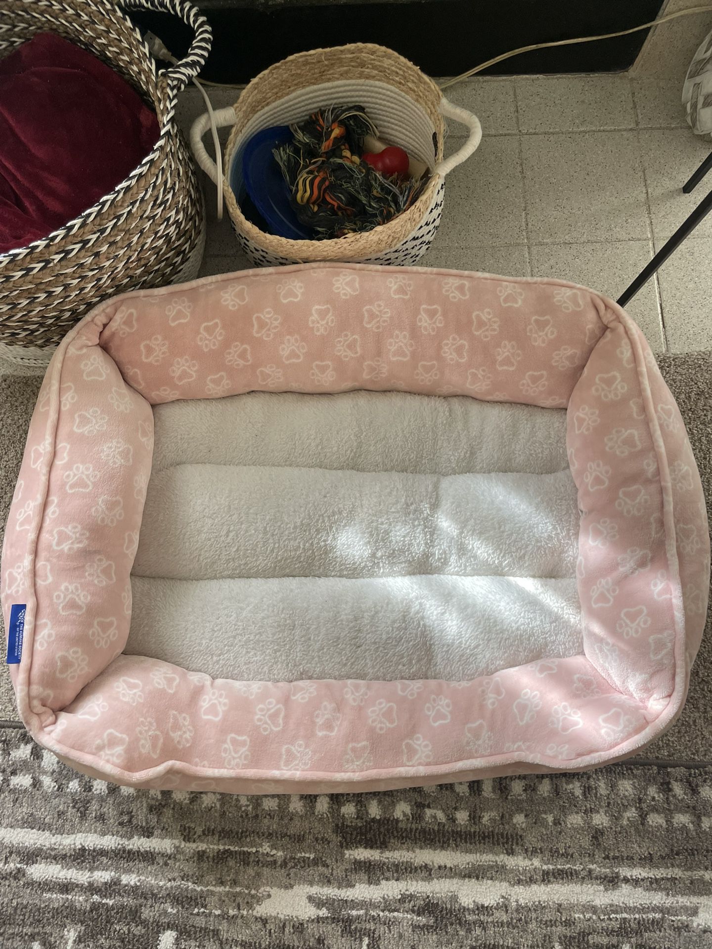 Large dog bed - Great Shape 