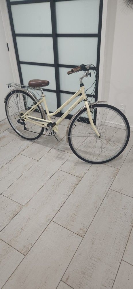 Schwin Woman Bike As New