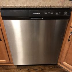 Frigidaire Stainless Steel/Black Dishwasher