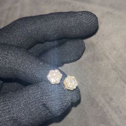 10k Solid Gold VVS1 Moissanite Flower Cluster Earrings