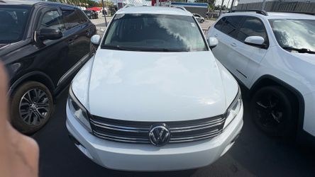 2014 Volkswagen Tiguan SE