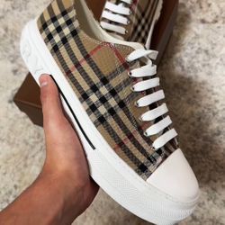 Designer Shoes Burberry 