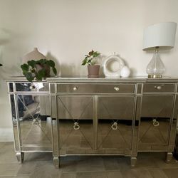 Z 2024 gallerie sideboard