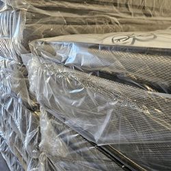 BAMBOO PILLOWTOP  !! QUEEN SET $249 !! == MATTRESS AND BOX SPRING