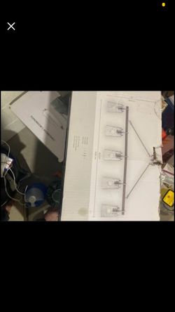 5 Light Chandler ( New)