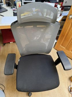 Autonomous Desk Chair