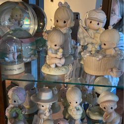 Precious moments mint condition kept in curio cabinet