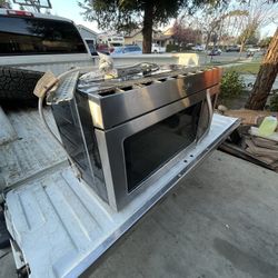 over the stove microwave 