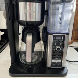 Ninja Hot and Iced Coffee Maker CM401