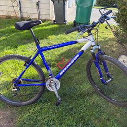 SCHWINN MESA GS BIKE
