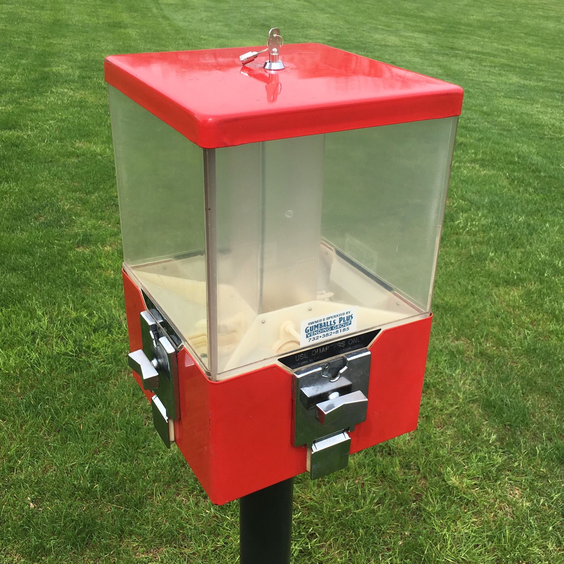 Vintage Vendesign 4-in-1 Carousel Candy Machine w/ Lock & Keys - WORKS!!