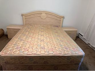 Elegant Italian Made Queen Bedroom Set - Bed Frame & 2 Nightstands