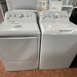 GE Washer and Dryer Set Large Load