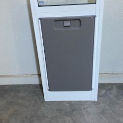 Dog Door New, Tall And Fits 92-96” Sliding Glass Door 