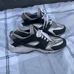 Nike Air Huarache Black White Grey