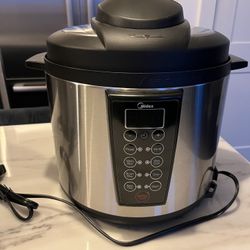 Brand New Insta Pot- Never Used!