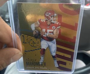 Patrick Mahomes 2018 and 2019 football cards